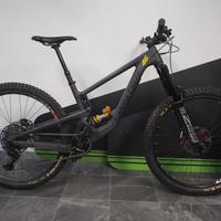 Santa cruz carbonio megatower