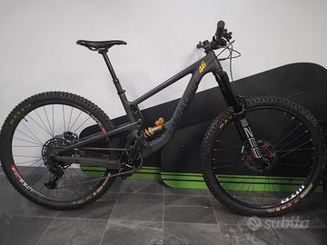 Santa cruz carbonio megatower