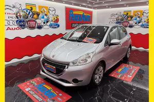 Peugeot 208 1.4 HDi 68cv Allure - 2013
