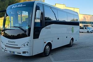 Isuzu /bus