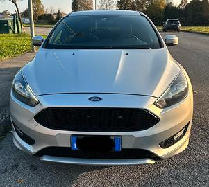 Ford Focus 1.5 120cv St-line