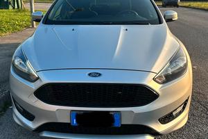 Ford Focus 1.5 120cv St-line