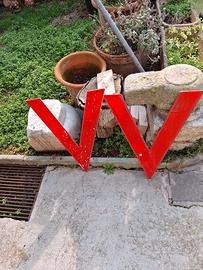 insegna in mwtallo composta da 10 lettere