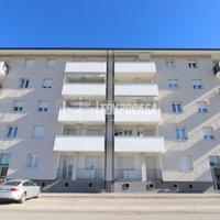 5 LOCALI CON BOX AUTO!