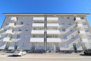 5 LOCALI CON BOX AUTO!