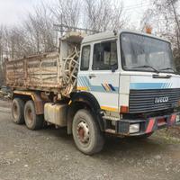 Camion 3 assi Iveco 330-35