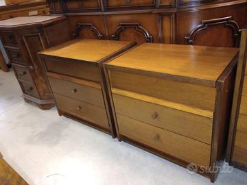 Coppia di Comodini Vintage