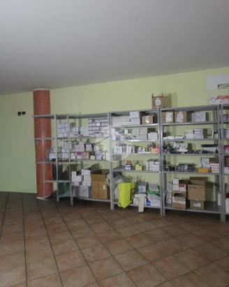 NEGOZIO A ROMANO DI LOMBARDIA