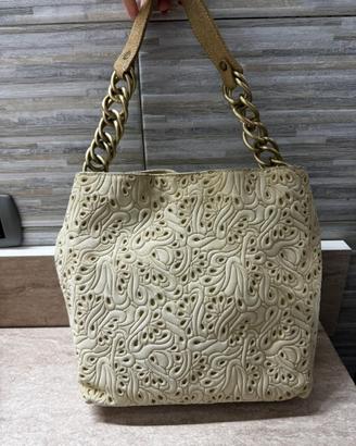 Borsa Bata