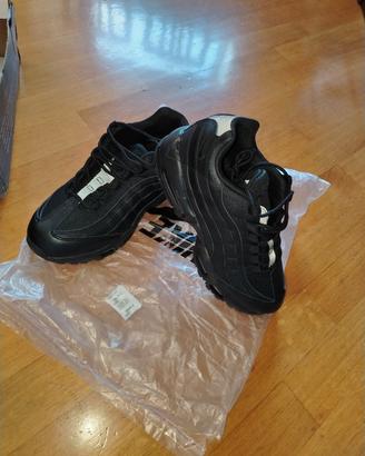 Nike Air Max 95 TT "Triple Black"