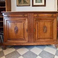 Credenza in legno massello con piano in marmo