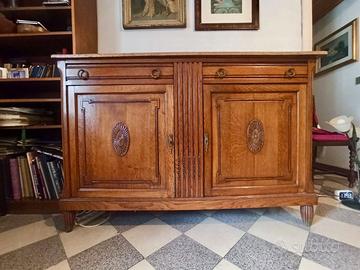 Credenza in legno massello con piano in marmo