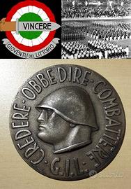 Benito Mussolini distintivo, G.I.L.credere obbedir