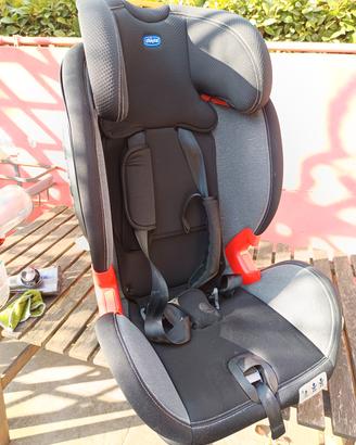 seggiolino Chicco Akita fix