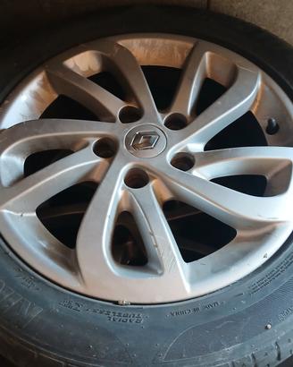 4 gomme con cerchio  originali renaul 