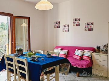 Bilocale con piscina in residence con piscina