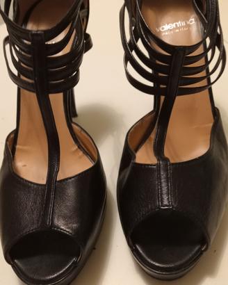 sandalo in pelle nero