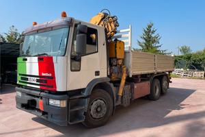 Camion ribaltabile con gru Eurotech