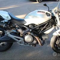 Ducati Monster 696