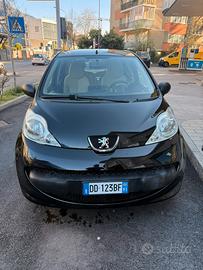 Peugeot 107  2006