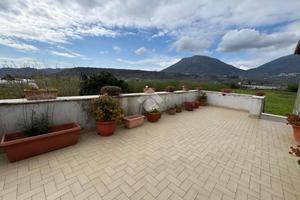 VILLA SINGOLA A GIFFONI SEI CASALI