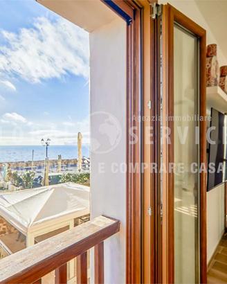 IL RIFUGIO SULLE MURA: Eleganza e Vista Mare nel C