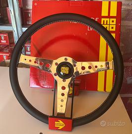 Volante momo California