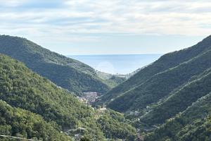 CASA SEMINDIPENDENTE A AVEGNO