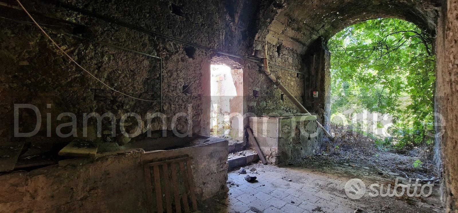 Antico casale con terreno a Carrubba di Giarre - Vista 4
