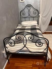 Letto singolo in ferro battuto