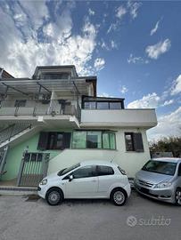 TRILOCALE SU DUE LIVELLI CON TERRAZZO ATTREZZATO