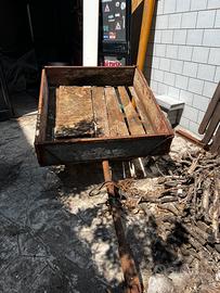 Rimorchio agricolo  in legno e ferro
