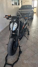 Duke 790