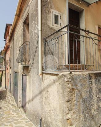 2 LOCALI A RUTINO