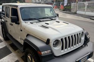 Jeep Wrangler Unlimited 2.2 Mjt II Sahara 5 PORTE