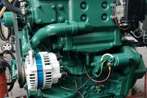 motore marino Volvo Penta con saildrive