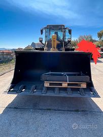 PALA GOMMATA KOMATSU WA270-8