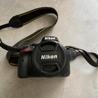 Nikon D5200 + 18-55 + cavalletto