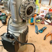 motore con riduttore  a 220v