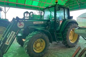 Trattore John Deere 6510 premium con caricatore