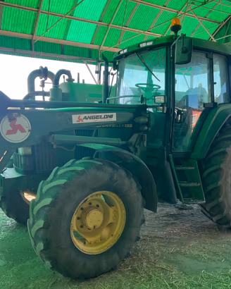 Trattore John Deere 6510 premium con caricatore