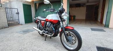 Moto Guzzi V7 special - 2013