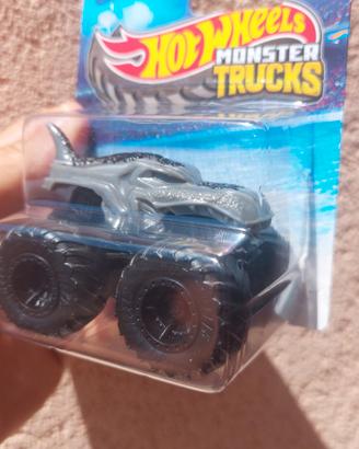 hotwheels Mega wrex monster trucks  