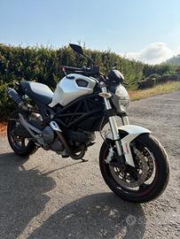 Ducati Monster 696 plus 2008 patente A2