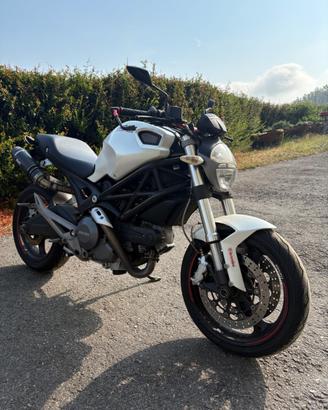 Ducati Monster 696 plus 2008 patente A2
