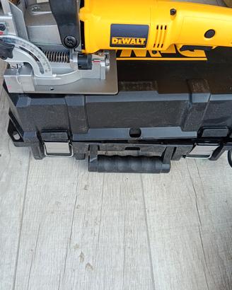 DeWalt DW682K-QS ELETTROFESATRICE