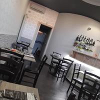 Pizzeria con tavoli asporto e domicilio