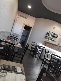 Pizzeria con tavoli asporto e domicilio