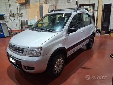 PANDA 4X 4