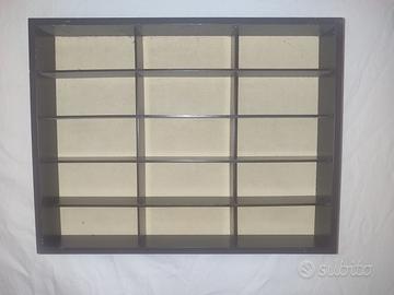 Bacheca per automodelli in scala 1/43.